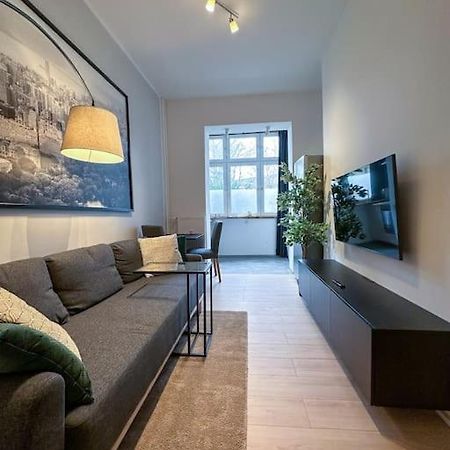 Modern City Apt. -With 2 Tv, Netflix And Work Desk เอสเซน ภายนอก รูปภาพ