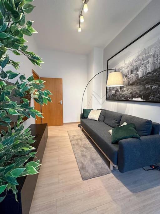 Modern City Apt. -With 2 Tv, Netflix And Work Desk เอสเซน ภายนอก รูปภาพ